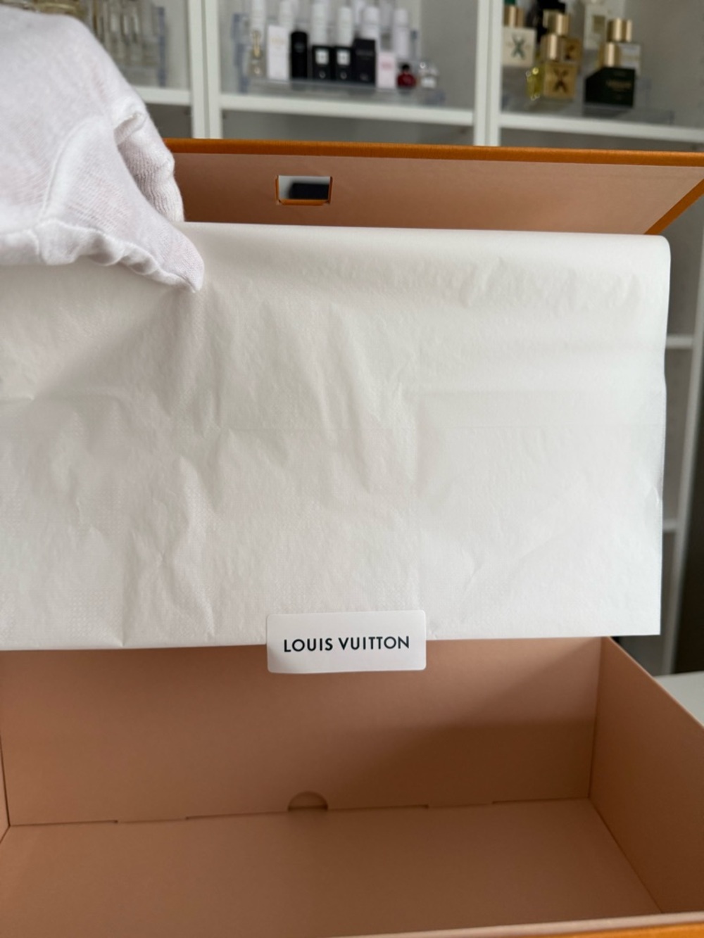 Louis Vuitton Orange Gift Box with matching accessories - Picture 7 of 16
